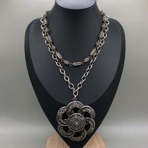 Vintage antique silver tone statement look chain + flower pendant necklaces 2